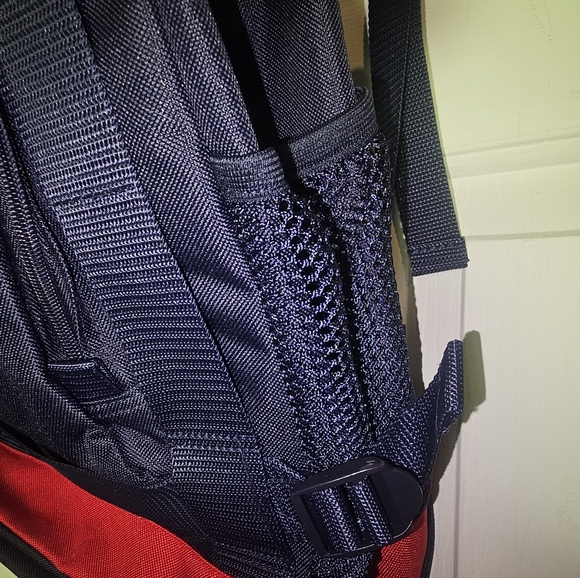 Tommy Hilfiger Exclusive Cooler Bag Backpack, Navy and Red - Picture 11 of 12